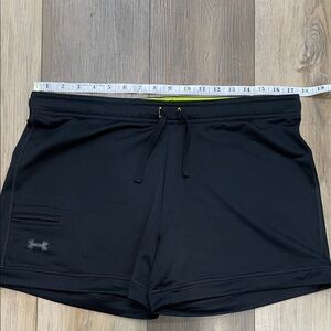 Under Armour Women's Black Athletic Drawstring Shorts Size Large